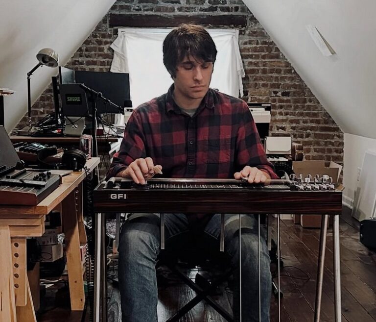 Justin Sconza – Native Birds of Guam