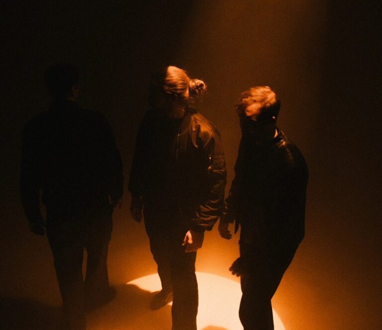 Red Langur – Crawl